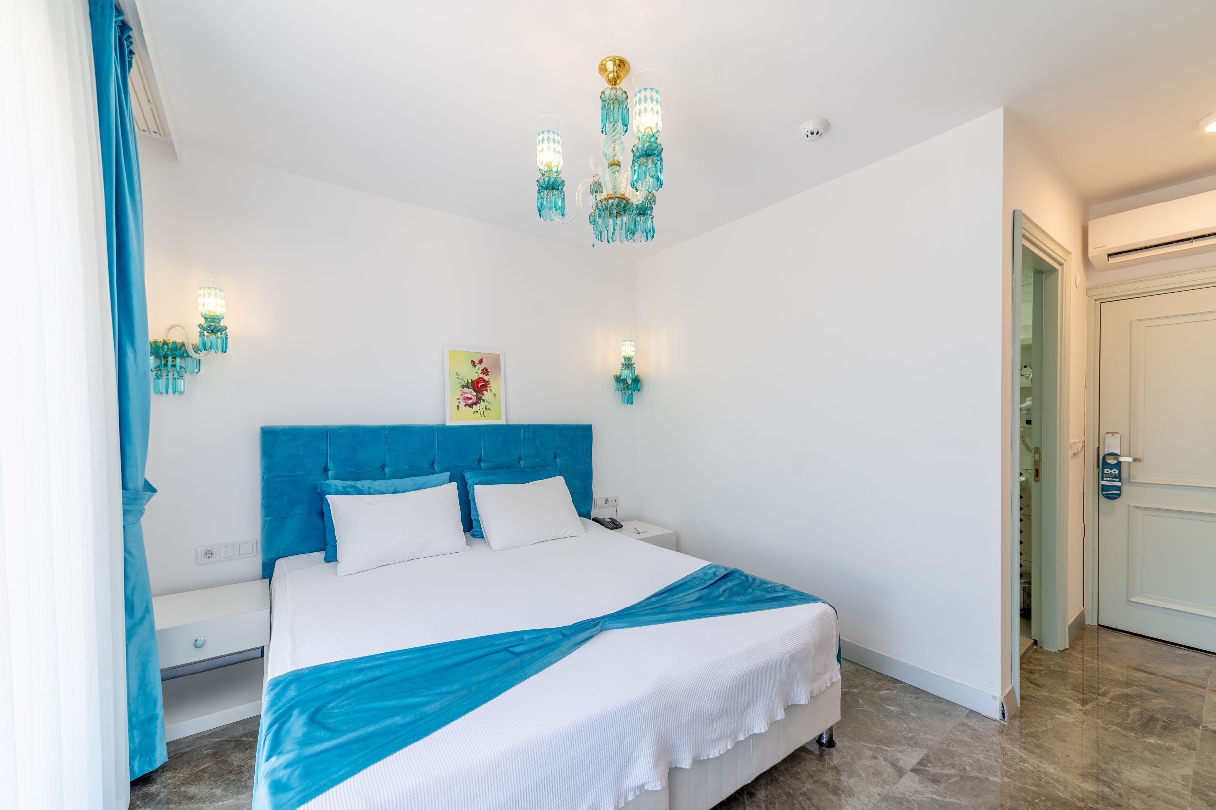 premium bedding, minibar, in-room safe, soundproofing