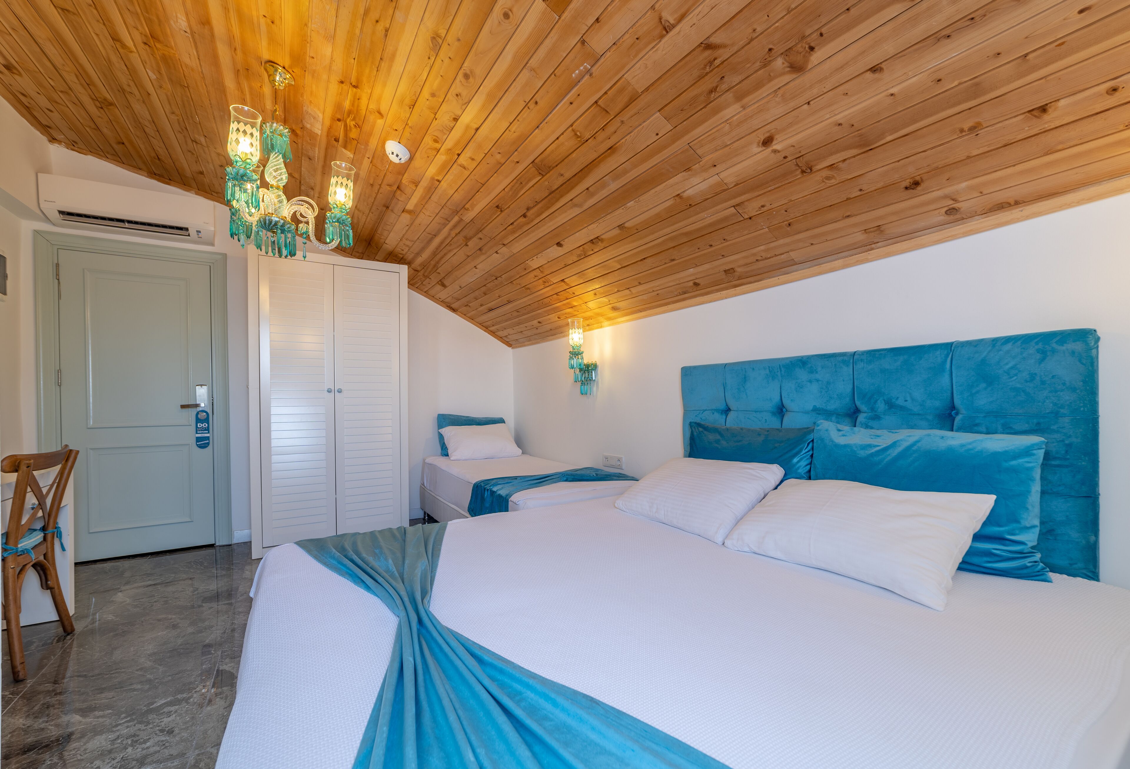 premium bedding, minibar, in-room safe, soundproofing