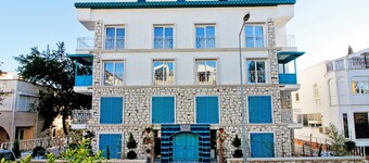 ダム ホテル ララ 