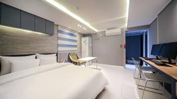 Escritorio, insonorización, wifi gratis y acceso para silla de ruedas