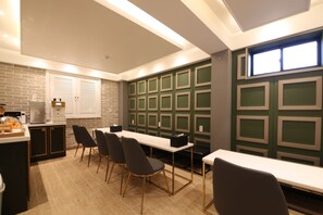 รวมอาหารเช้าแบบคอนติเนนทัล ทุกวัน