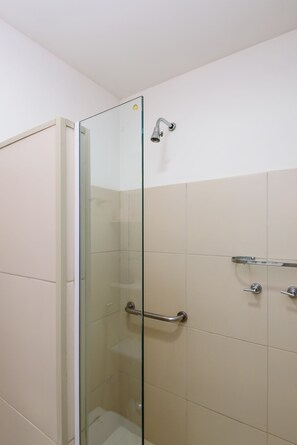 Bathroom shower - Omar do Rio - HG904 (Rio de Janeiro)