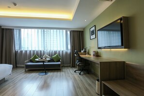 Premium bedding, down comforters, memory foam beds, desk - Atour S Hotel Chunxi Road Chengdu (Chengdu)