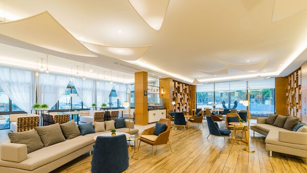 Lobby sitting area - Atour Hotel New Exibition Chengdu (Chengdu)