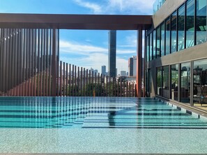 Outdoor pool - C Ekkamai Boutique Condo (Bangkok)