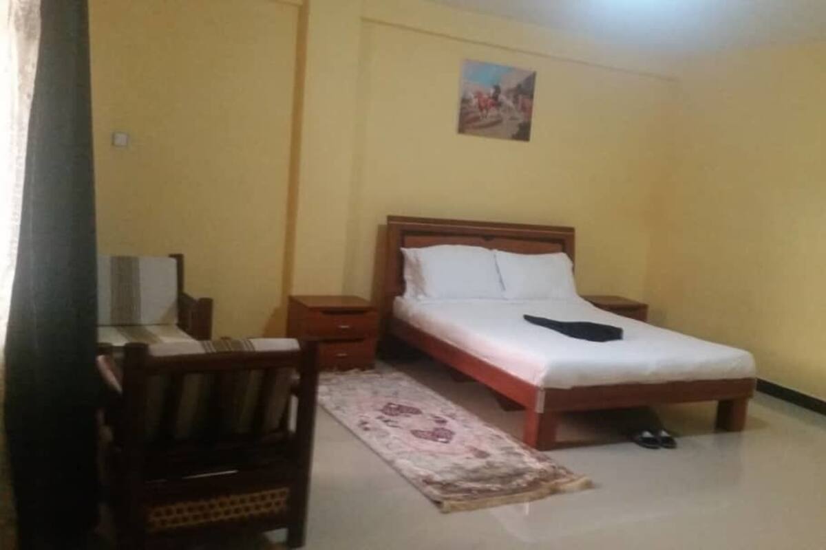 Doppelzimmer, 1 King-Bett, barrierefrei, Bergblick | Schreibtisch, kostenloses WLAN, Bettwäsche, Rollstuhlgeeignet