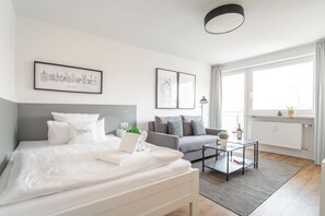 Panoramic Apartment, 1 Double Bed with Sofa bed, Garden View | Blackout drapes, iron/ironing board, free WiFi, bed sheets - StayS Apartments (Nuremberg)
