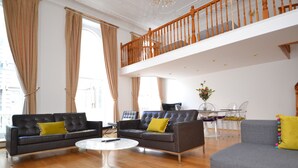 Luxury Apartment, Multiple Beds, Non Smoking, City View | Living room - Luxury Hyde Park (London)