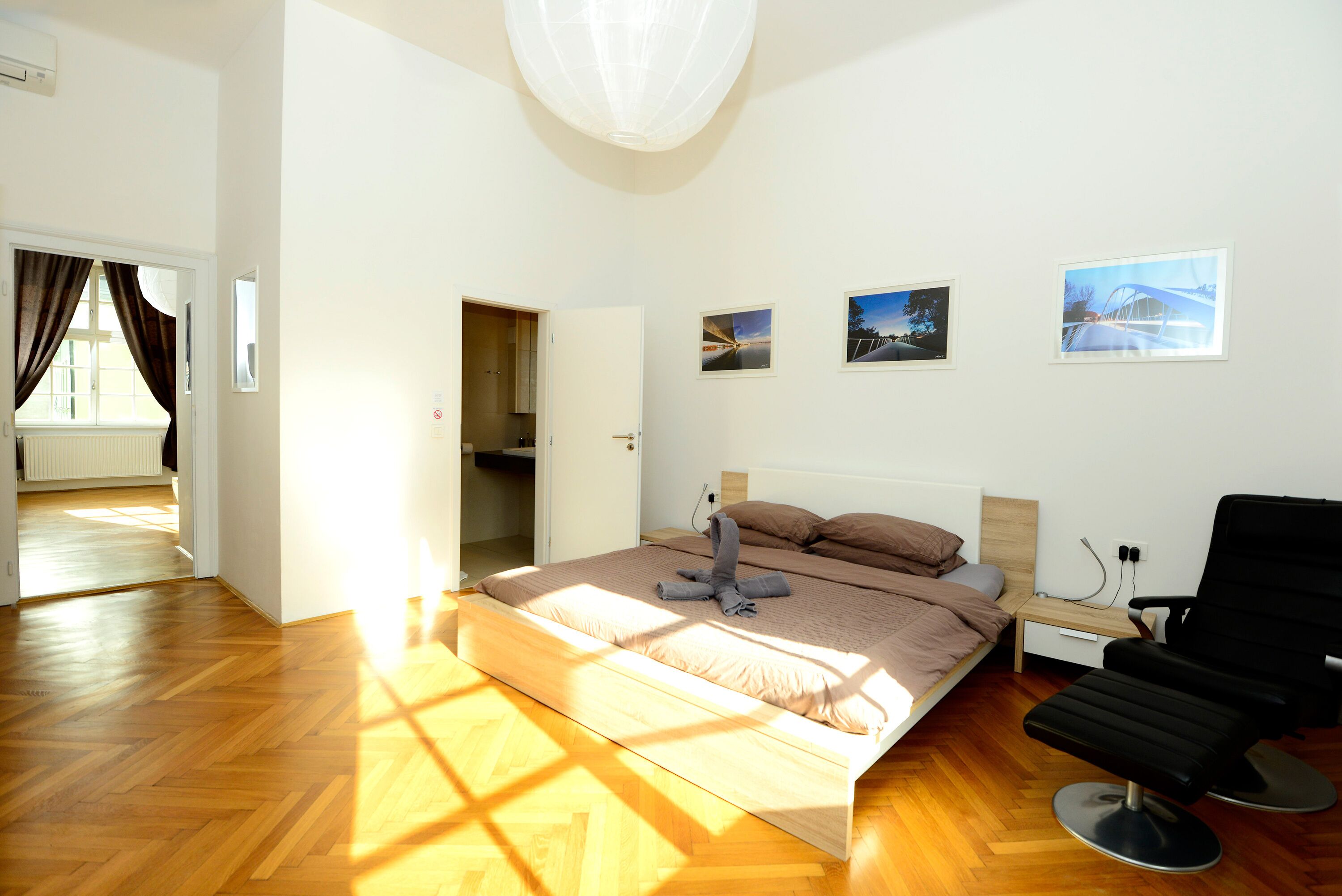 Foto - Urban Rooms--free parking--