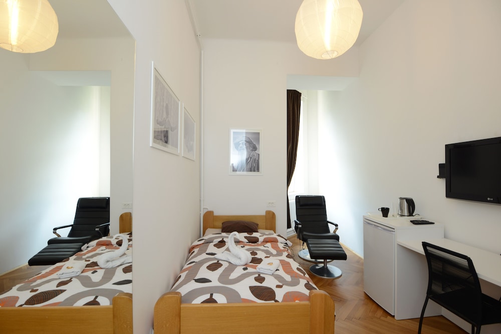 Galeria Rooms by null