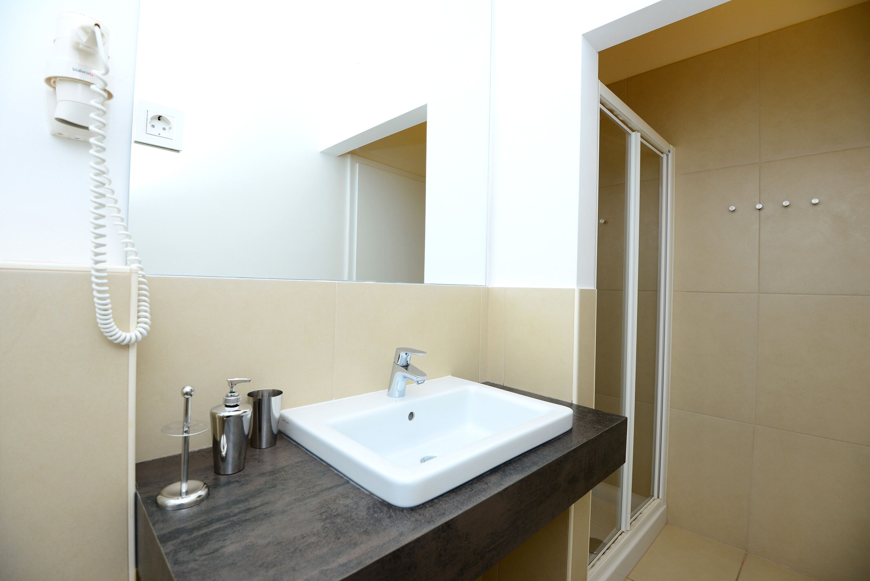 Foto - Urban Rooms--free parking--