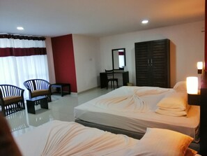 2 bedrooms, free WiFi, bed sheets - Luxury budget Rome by Mars Hotel Tangalle (Tangalle)