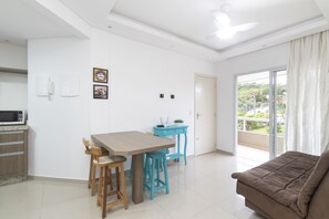Apartment, Multiple Beds, Non Smoking | Living area - Apartamento 2 quartos - 333 (Bombinhas)