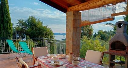 Detached Villa with wonderful gulf view. Single villa surrounded by greenery.