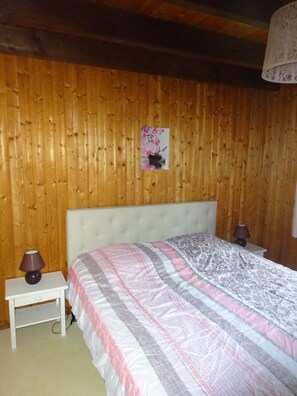 3 bedrooms, iron/ironing board, WiFi