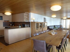 Dining - Cosy apartment for 10 people with WIFI, TV and balcony (Mürren)