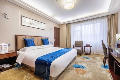 Baiyin Hotel