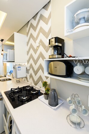 Apartment, Non Smoking | Private kitchen | Fridge, microwave, stovetop, toaster
