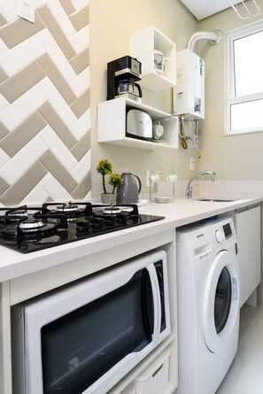 Apartment, Non Smoking | Private kitchen | Fridge, microwave, stovetop, toaster - Omar do Rio - RP404 (Rio de Janeiro)