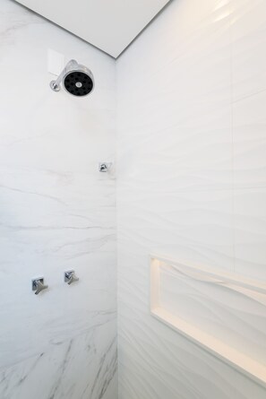 Apartment, Nichtraucher | Badezimmer | Dusche, Haartrockner, Handtücher, Shampoo