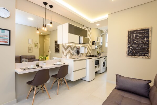 Apartment, Non Smoking | Private kitchen | Fridge, microwave, stovetop, toaster - Omar do Rio - RP404 (Rio de Janeiro)