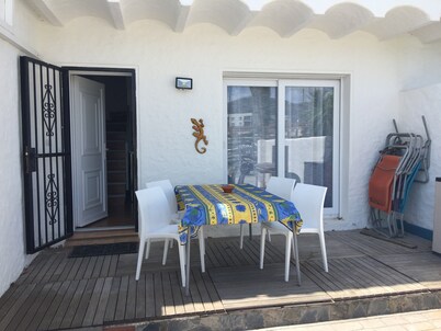 House on port with garden-Mooring possible-Santa Margarida Rosas