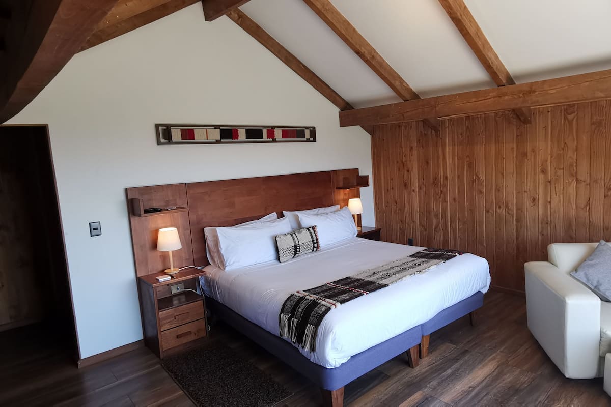 Superior Studio Suite, 1 King Bed | 1 bedroom, in-room safe, individually decorated, desk