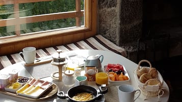 Free daily continental breakfast