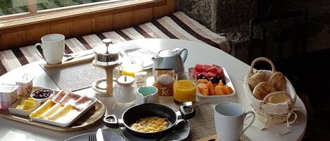 Free daily continental breakfast