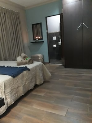 1 室のベッドルーム、アイロン / アイロン台、WiFi、ベッドシーツ