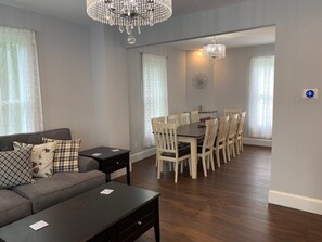 Interior - The Hartman’s get away. <br> Perfect for Baseball Families! (Oneonta)
