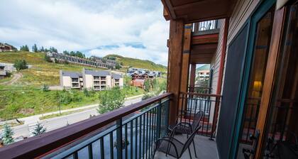 Grand Ski Condo | Lähellä rinteitä, joissa on porealtaat