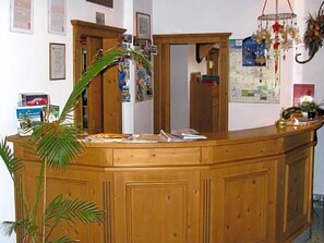 Unclassified image, 2 of 16, button - Hotel am Platz (Hohenmoelsen)