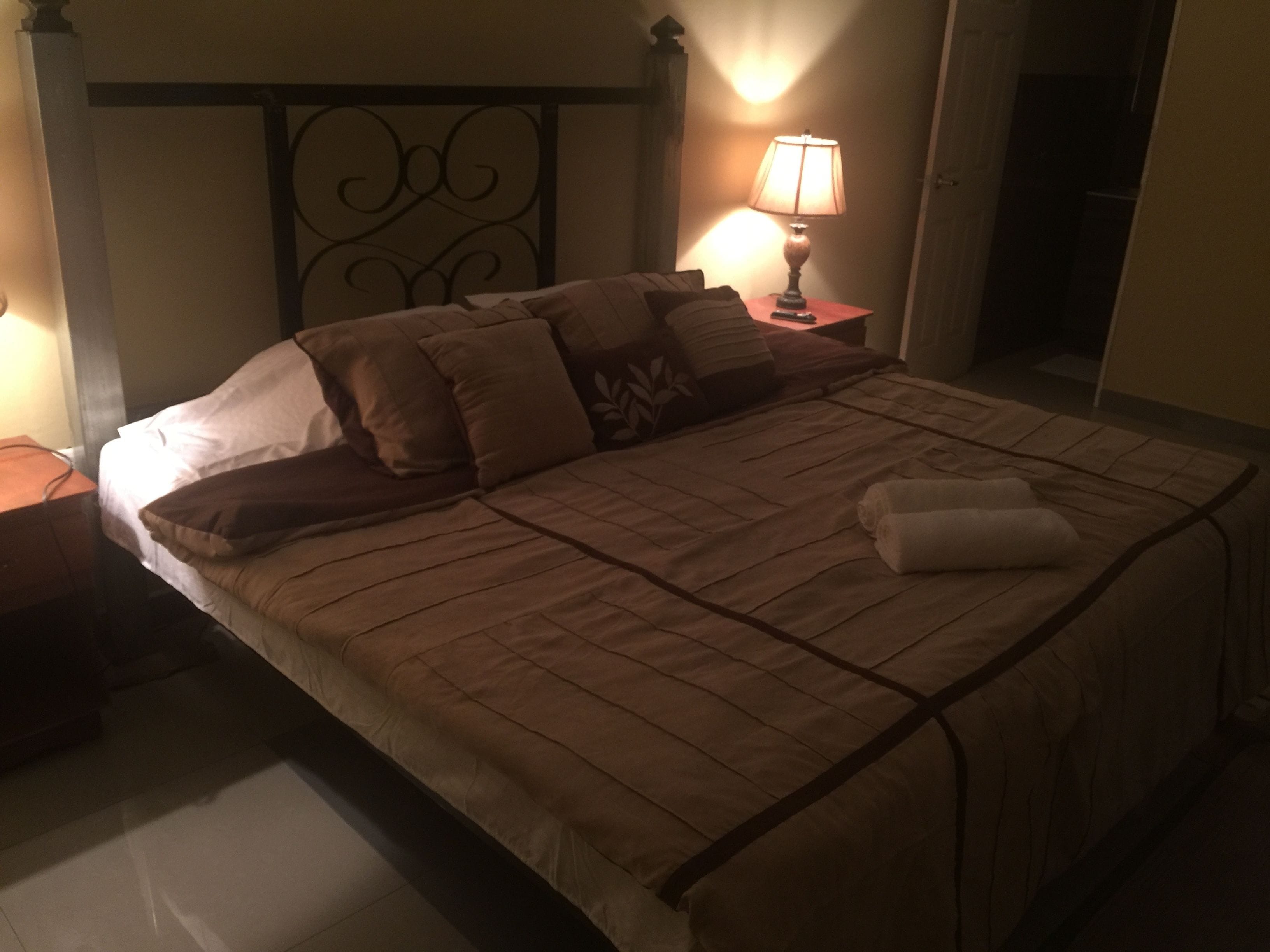 executive suite, 1 king bed | hypo-allergenic bedding, tempur-pedic beds, individually decorated