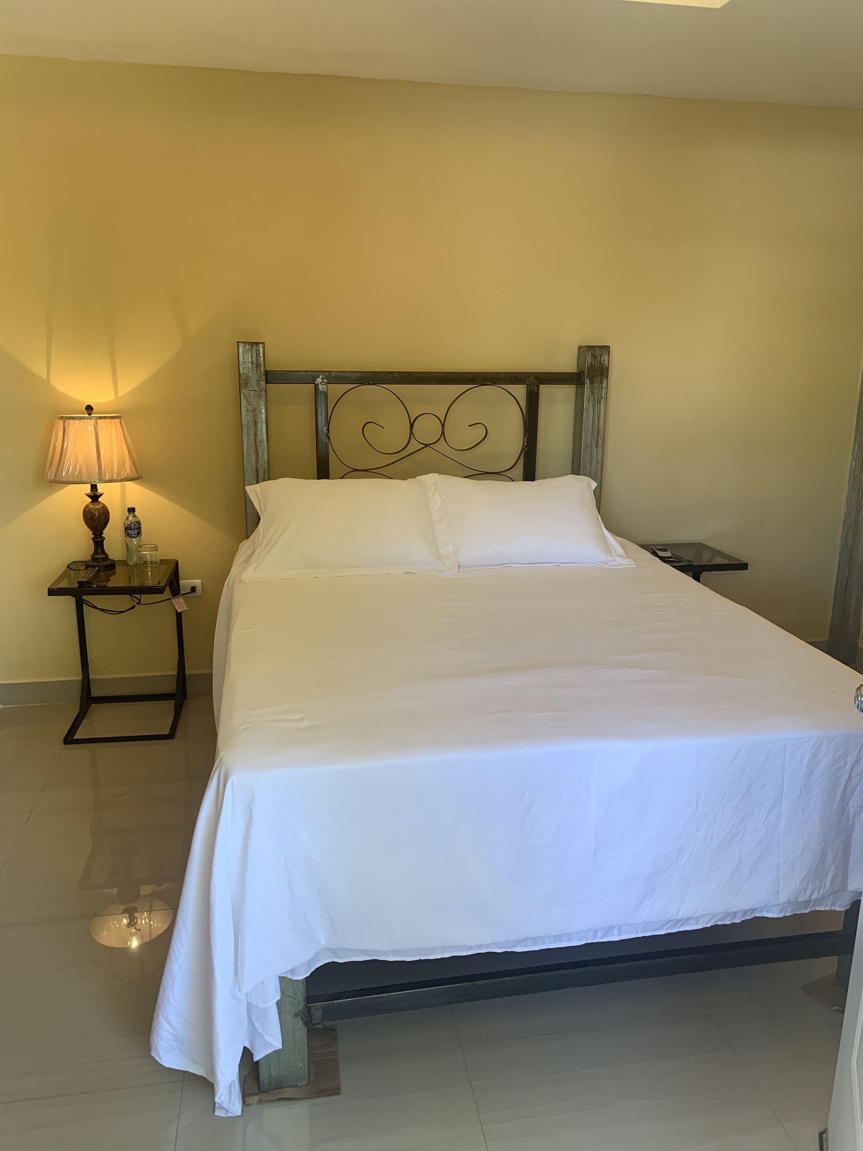 exclusive room, 1 queen bed, non smoking, bay view | hypo-allergenic bedding, tempur-pedic beds, individually decorated