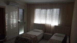 Comfort Apartment, Sea View | 2 bedrooms, in-room safe, desk, rollaway beds (free) - Apartment Durres (Durrës)