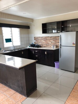 Apartment, 4 Schlafzimmer | Eigene Küche | Großer Kühlschrank, Mikrowelle, Herdplatte