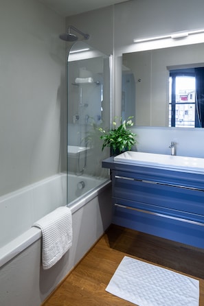 Premier Loft | Bathroom