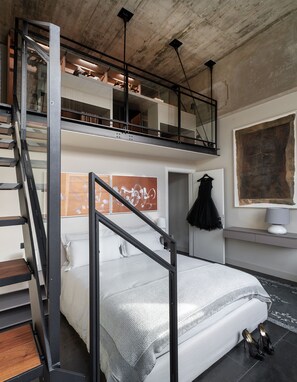 Comfort Loft | Premium bedding, down duvets, in-room safe, individually decorated - Edit Lofts  (Turin)
