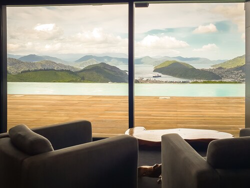 Luxury Villa 5 Bedrooms