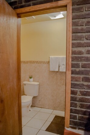 Standard Double Room, 2 Double Beds | Bathroom | Shower, designer toiletries, towels - Hotel Fiesta Ensenada (Ensenada)