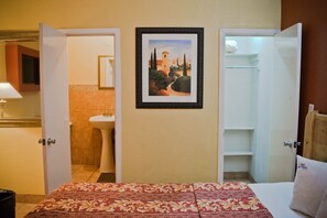 标准房, 1 张大床 | 起居区 | 液晶电视