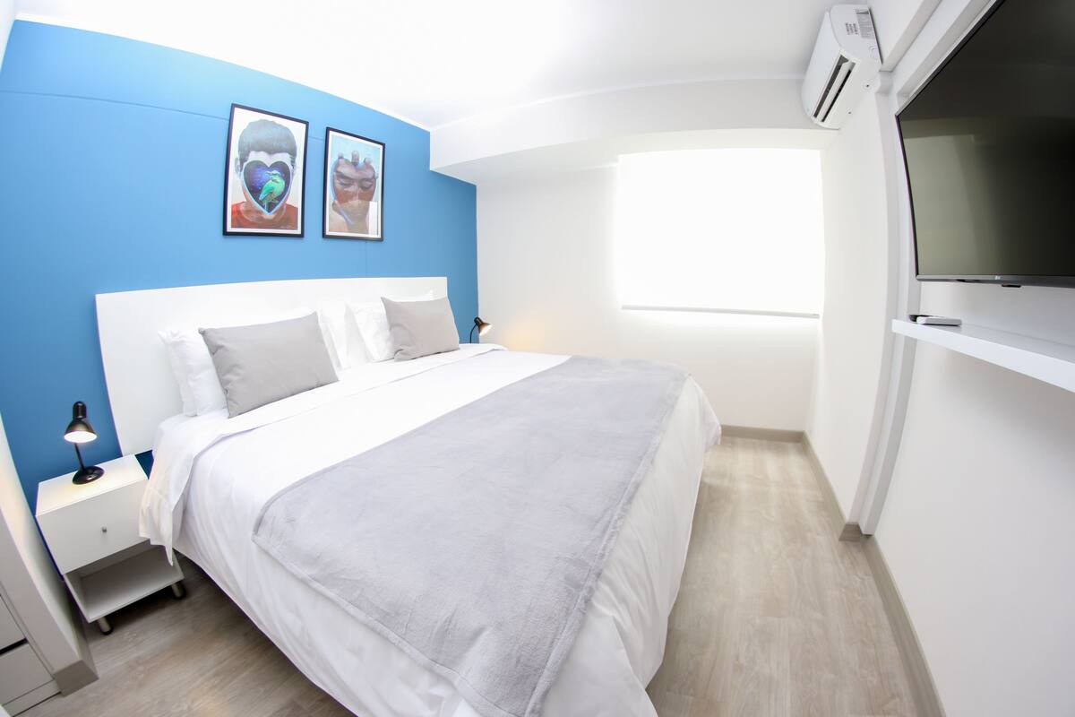 Premium bedding, down duvets, in-room safe, blackout curtains