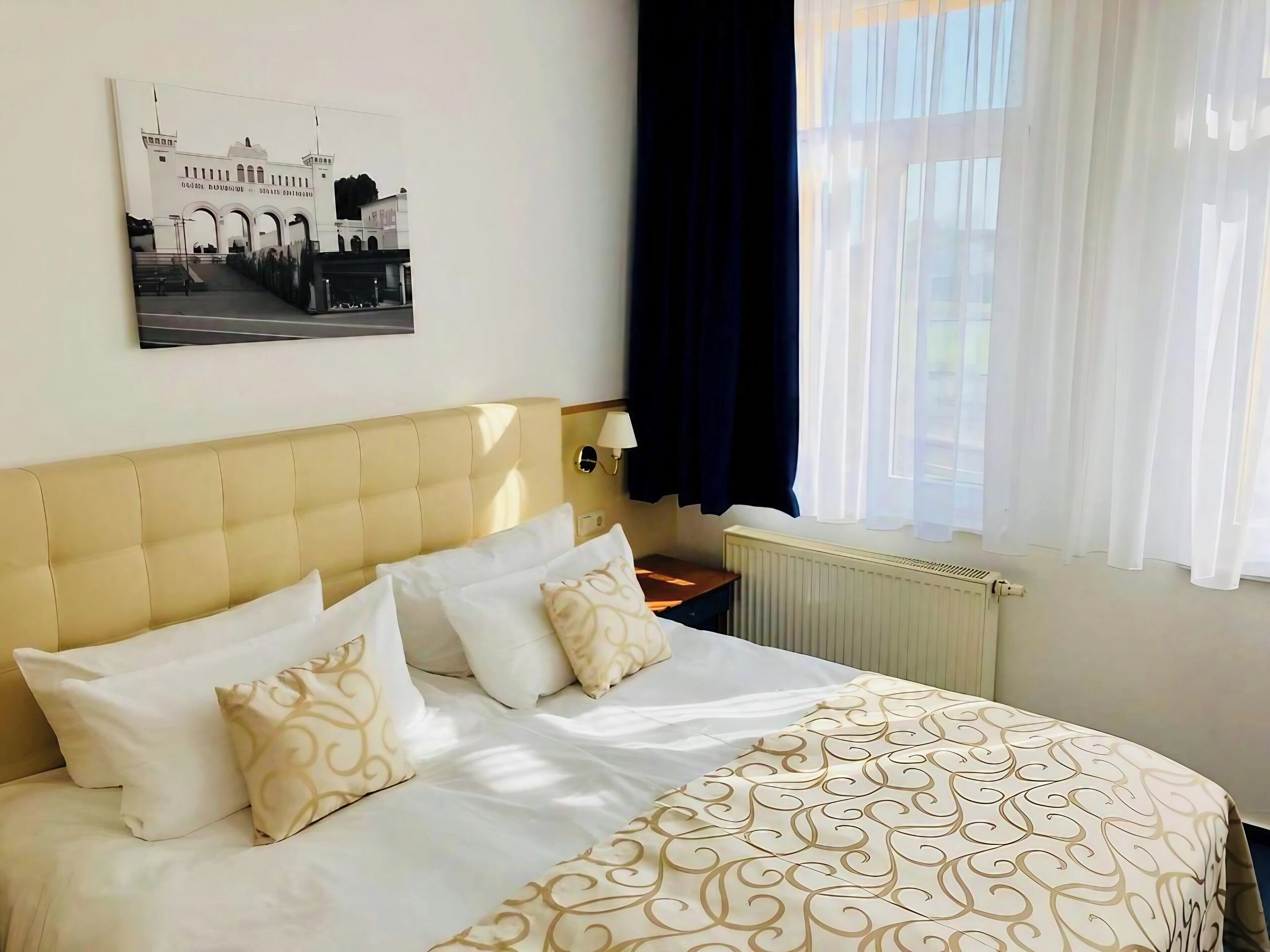 Desk, free WiFi, bed sheets
