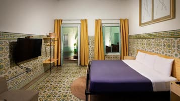 Iron/ironing board, free WiFi