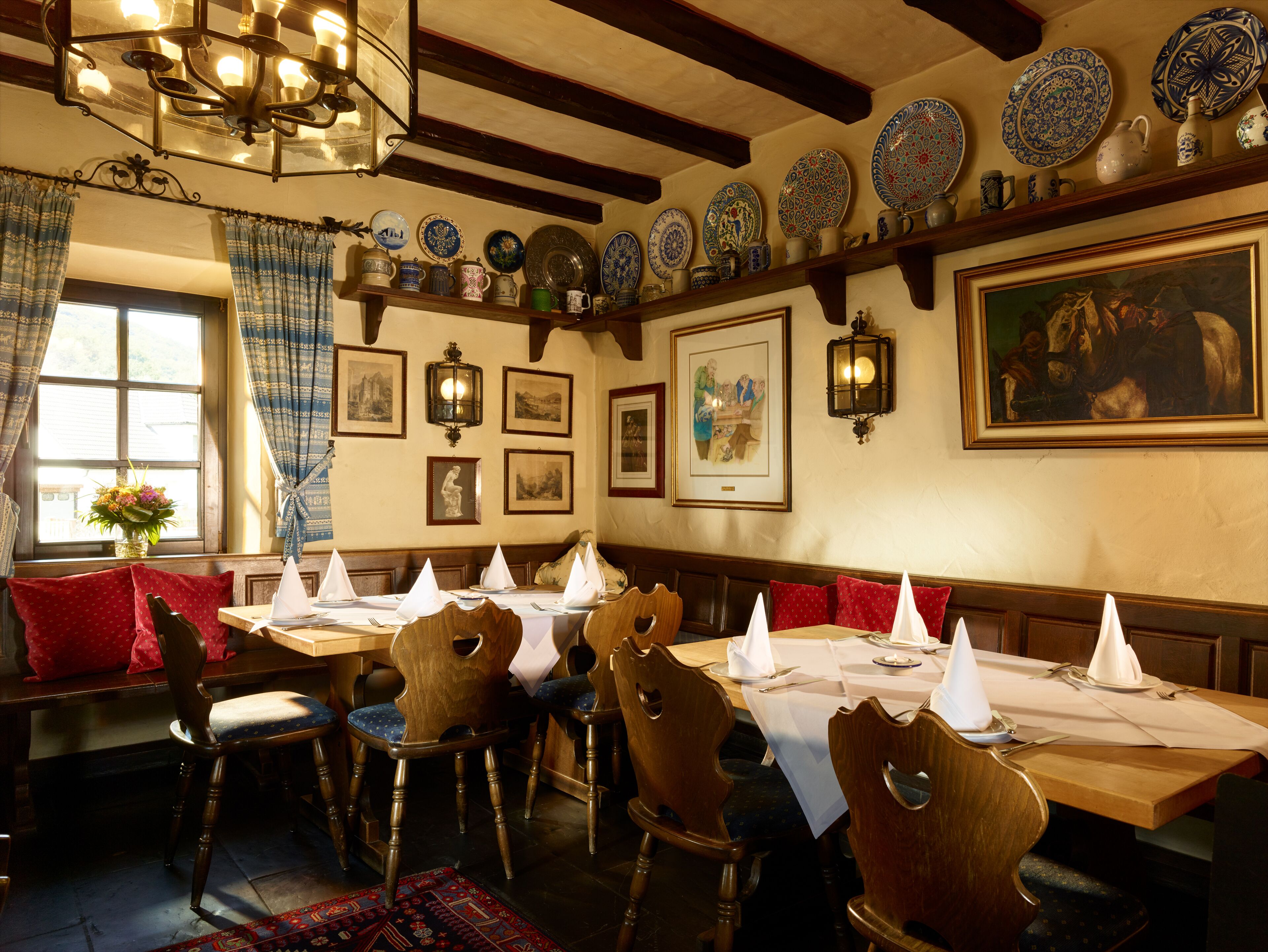 lunch and dinner served