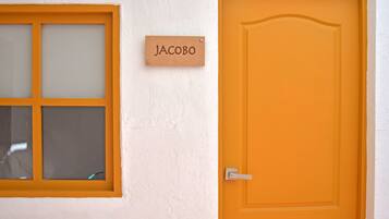 In-room safe, free WiFi, bed sheets