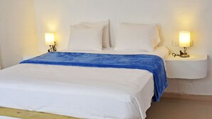 Standard Double Room, 1 Queen Bed, Non Smoking - El Faro de Alejandria hostel (Santa Marta)