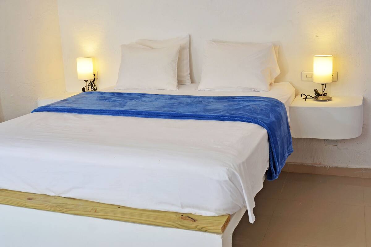 Standard Double Room, 1 Queen Bed, Non Smoking | In-room safe, free WiFi, bed sheets
