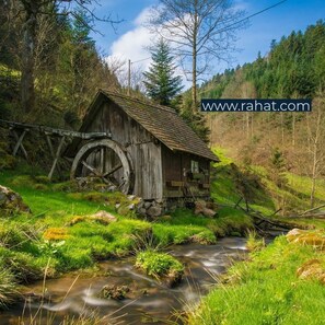 商务客房, 无障碍, 山景 | 客房内保险箱、办公桌、遮光窗帘、隔音